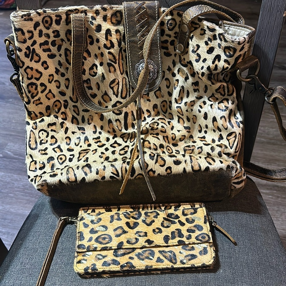 Myra leopard bag and wallet wet